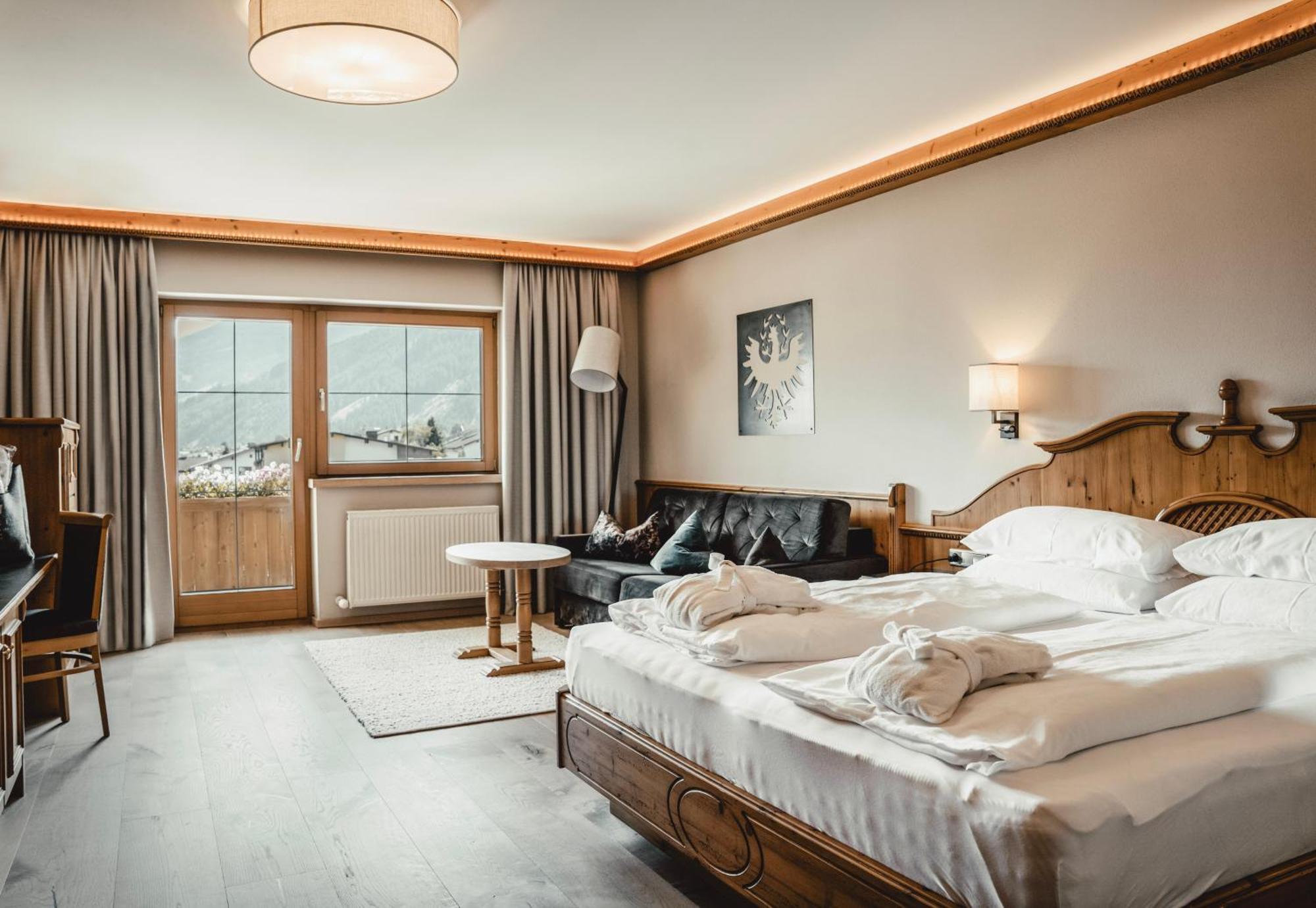 Held Hotel Fuegen Exterior photo