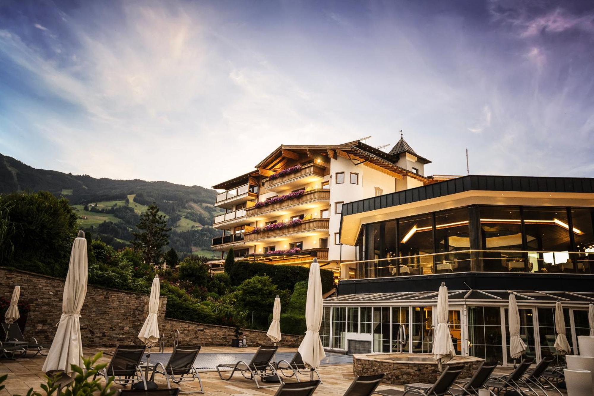 Held Hotel Fuegen Exterior photo